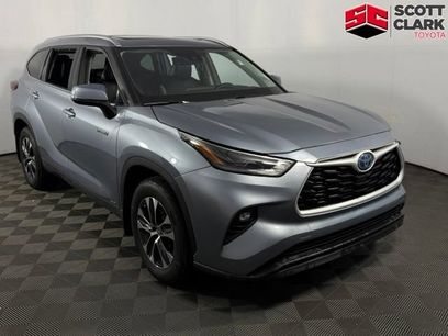 Used 2021 Toyota Highlander XLE