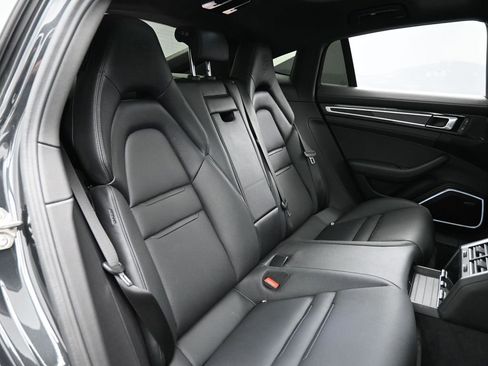 Certified 2023 Porsche Panamera 4 Platinum Edition image 27