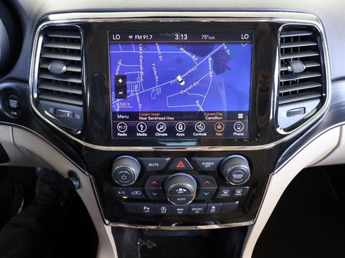 Used 2019 Jeep Grand Cherokee Limited w/ Luxury Group II image 42