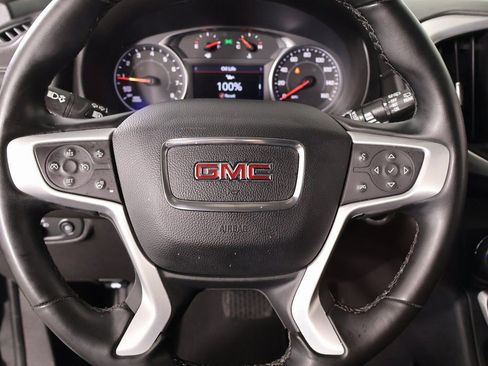 Used 2024 GMC Terrain SLT image 3