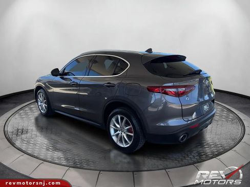 Used 2018 Alfa Romeo Stelvio Ti AWD/4WD image 3