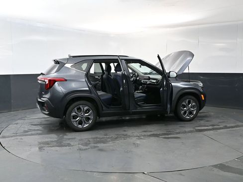 Used 2024 Kia Seltos S AWD/4WD image 17