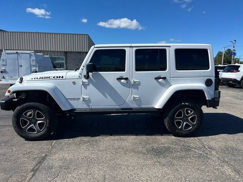 Used 2015 Jeep Wrangler Unlimited Rubicon AWD/4WD image 2