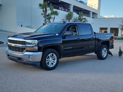 Used 2018 Chevrolet Silverado 1500 LT w/ All Star Edition image 3