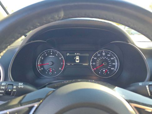 Used 2024 Kia Forte GT-Line image 25