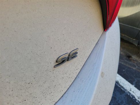 Used 2017 Toyota Corolla SE image 4