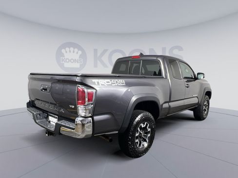 Used 2020 Toyota Tacoma TRD Off-Road AWD/4WD image 11