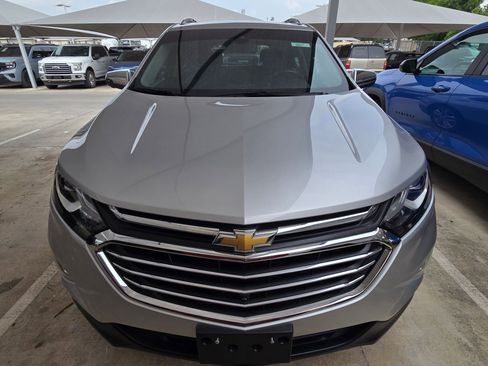 Used 2019 Chevrolet Equinox Premier FWD image 2