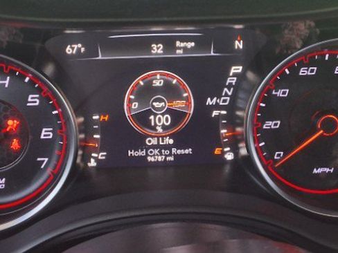 Used 2020 Dodge Charger SXT RWD image 12