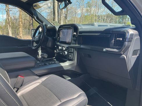 Used 2024 Ford F150 Lariat w/ FX4 Off-Road Package image 11