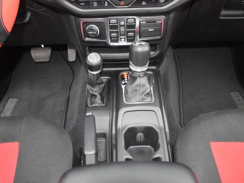 Used 2024 Jeep Wrangler Sport S image 20