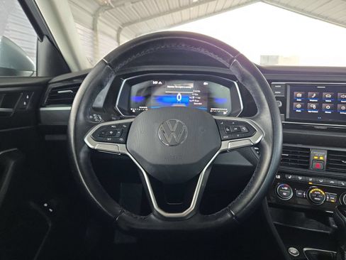 Used 2023 Volkswagen Jetta SE FWD image 12
