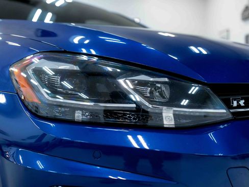 Used 2018 Volkswagen Golf R 4-Door image 14