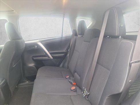 Used 2018 Toyota RAV4 XLE FWD image 15