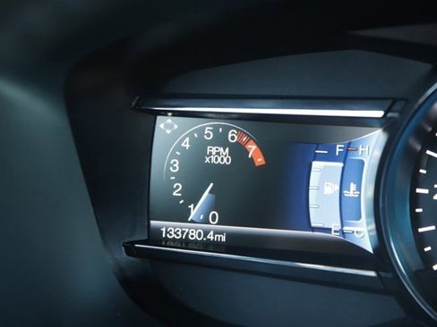 Used 2019 Ford Explorer Sport image 32