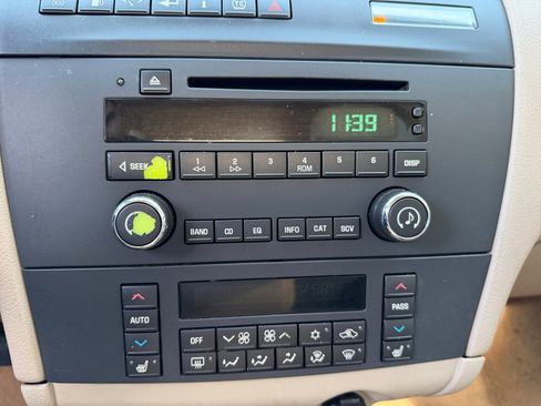 Used 2009 Buick LaCrosse CXL image 28