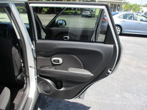 Used 2019 Kia Soul image 21