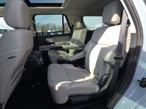 Used 2025 Ford Expedition Active image 21