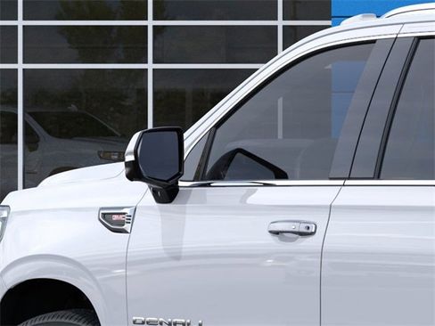 New 2026 GMC Yukon XL Denali w/ Sun & Power Step Package image 12