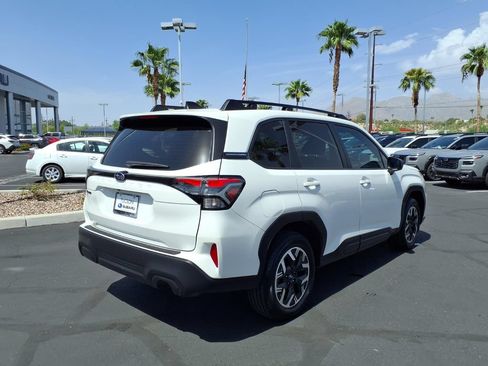 Used 2026 Subaru Forester Premium AWD/4WD image 9