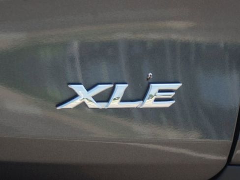 Used 2025 Toyota Sienna XLE w/ XLE Plus Package FWD image 20