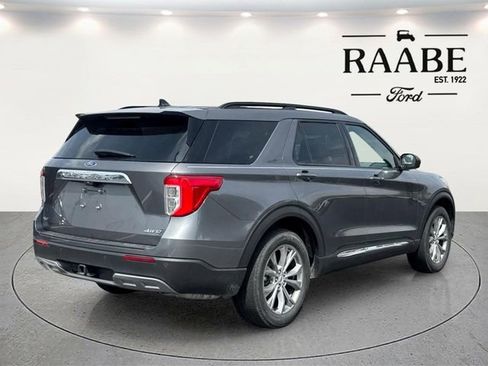 Used 2023 Ford Explorer XLT w/ Equipment Group 202A AWD/4WD image 14