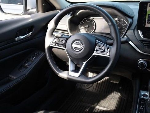 Certified 2024 Nissan Altima 2.5 SV w/ SV Premium Package FWD image 24