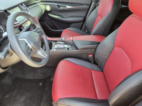 Used 2025 INFINITI QX50 Sport AWD/4WD image 9