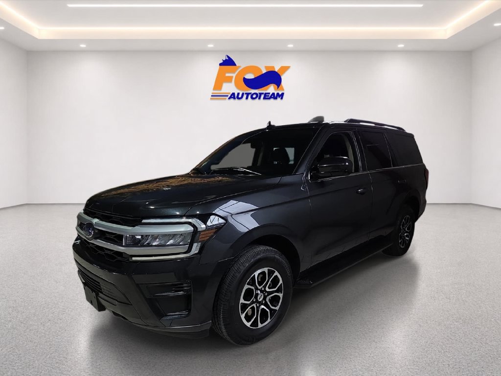 Used 2022 Ford Expedition XLT AWD/4WD image 2