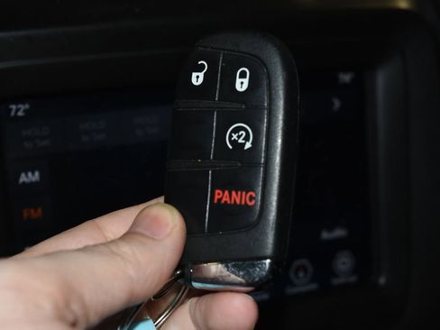 Used 2019 Jeep Renegade Latitude image 16