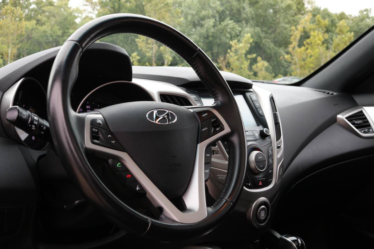 Used 2017 Hyundai Veloster Value Edition FWD image 21