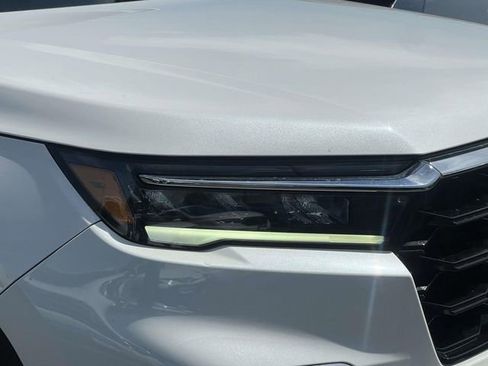 Used 2023 Honda Pilot Elite image 9