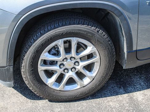 Used 2021 Chevrolet Traverse LS image 6