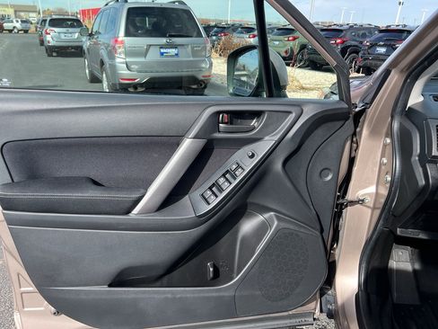 Used 2014 Subaru Forester 2.5i Premium w/ All-Weather Package image 38