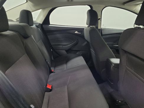 Used 2017 Ford Focus SEL FWD image 19