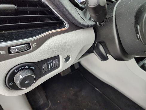 Used 2021 Jeep Cherokee Limited w/ Elite Package image 43