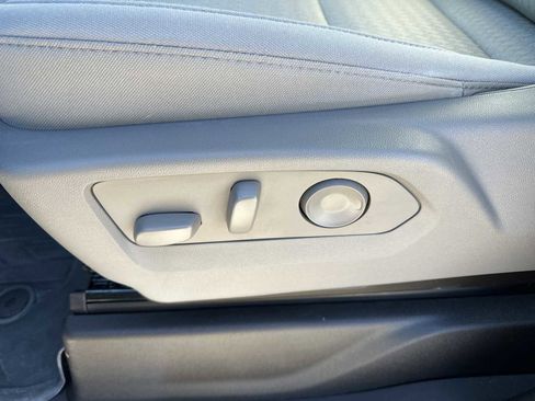 Used 2023 GMC Sierra 1500 SLE image 25