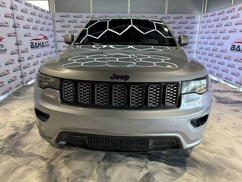 Used 2020 Jeep Grand Cherokee Altitude image 4