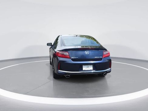 Used 2017 Honda Accord Touring image 7