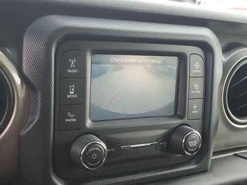 Used 2018 Jeep Wrangler Unlimited Sport AWD/4WD image 27