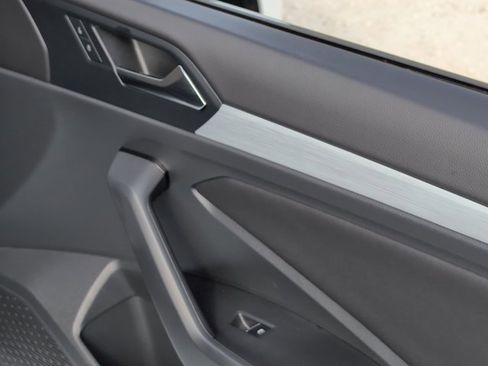 Used 2025 Volkswagen Jetta S image 32