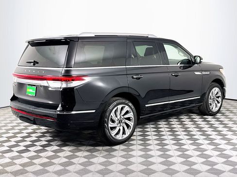 Used 2024 Lincoln Navigator Premiere AWD/4WD image 8