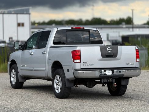 Used 2011 Nissan Titan SV w/ SV Premium Utility Pkg AWD/4WD image 10