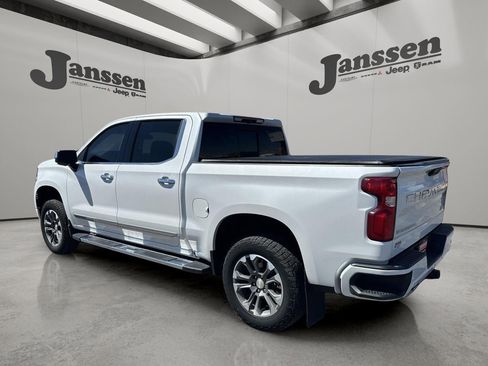 Used 2022 Chevrolet Silverado 1500 High Country image 3