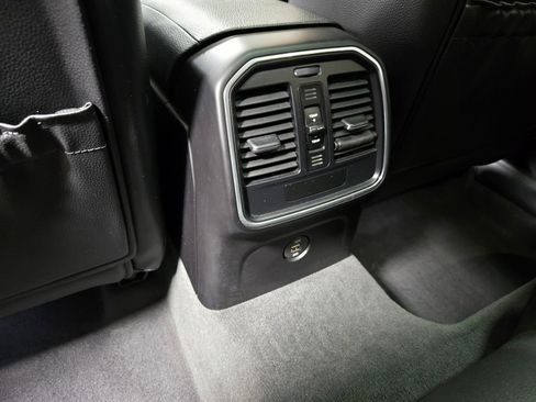 Used 2018 Porsche Macan image 34