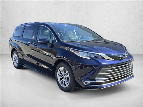 New 2026 Toyota Sienna Limited image 3