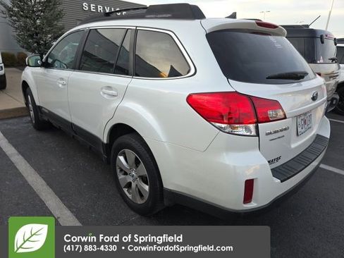 Used 2011 Subaru Outback 2.5i Limited image 6