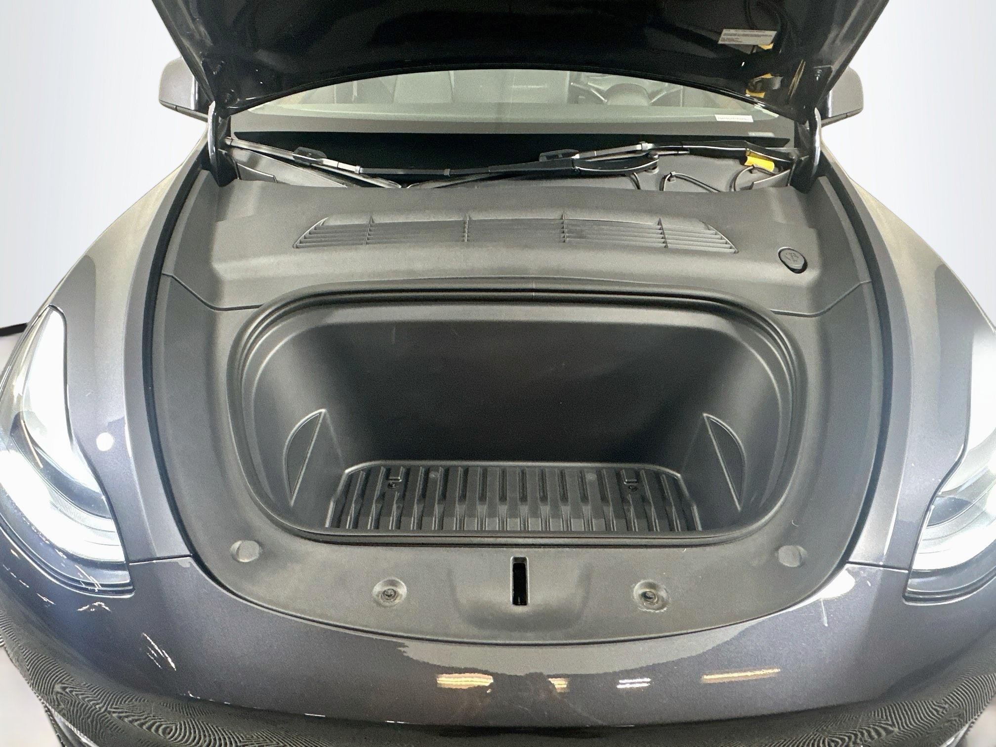 Used 2024 Tesla Model Y Long Range AWD/4WD image 31