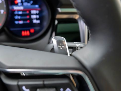 Certified 2022 Porsche Macan S image 30