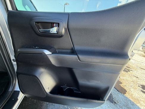 Certified 2020 Toyota Tacoma TRD Sport image 19